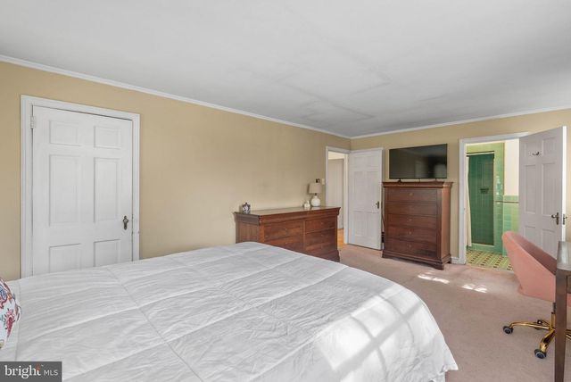 7054 SHERWOOD RD, Philadelphia, PA 19151