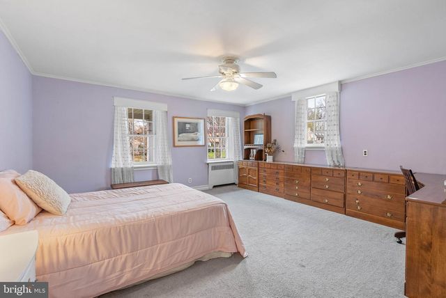 7054 SHERWOOD RD, Philadelphia, PA 19151