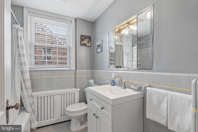 7054 SHERWOOD RD, Philadelphia, PA 19151