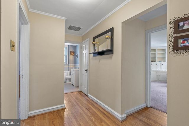 7054 SHERWOOD RD, Philadelphia, PA 19151