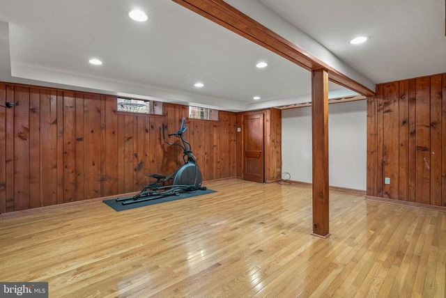 7054 SHERWOOD RD, Philadelphia, PA 19151