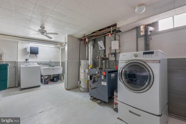 7054 SHERWOOD RD, Philadelphia, PA 19151