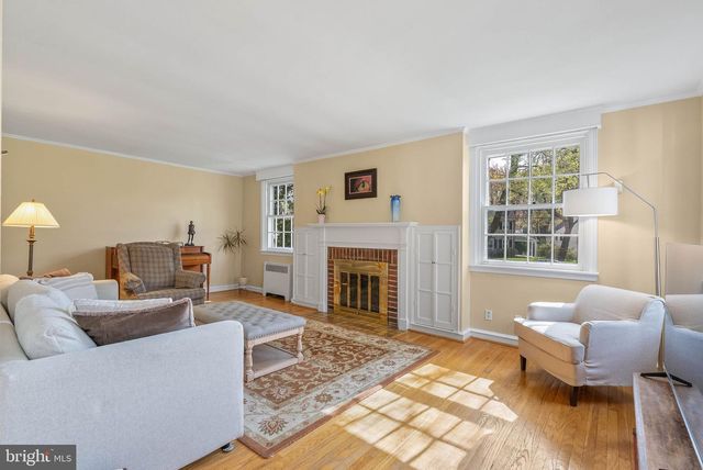 7054 SHERWOOD RD, Philadelphia, PA 19151