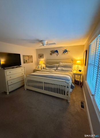 13 Devonshire Drive, Waterford, CT 06385