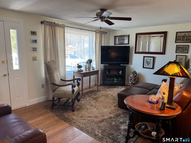 13 Devonshire Drive, Waterford, CT 06385