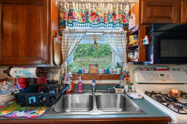 4000 State Hwy 378, Vancleve, KY 41385