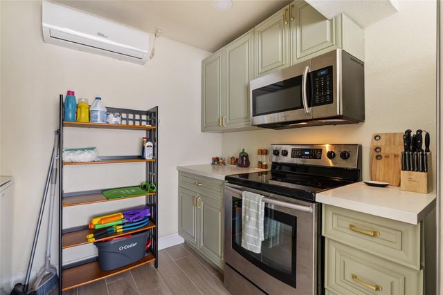 20 NE 17th Ave, Pompano Beach, FL 33060
