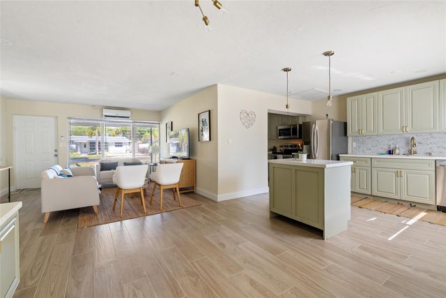 20 NE 17th Ave, Pompano Beach, FL 33060