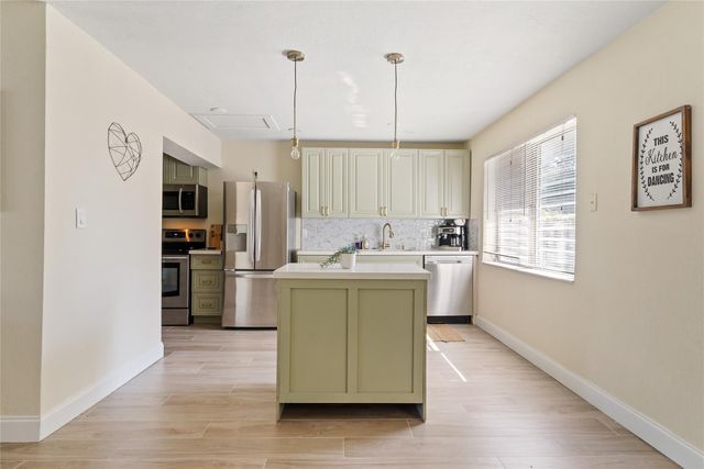 20 NE 17th Ave, Pompano Beach, FL 33060