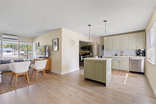 20 NE 17th Ave, Pompano Beach, FL 33060