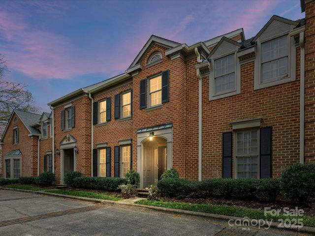 2813 Sharon View Road, Charlotte, NC 28210