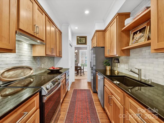 2813 Sharon View Road, Charlotte, NC 28210