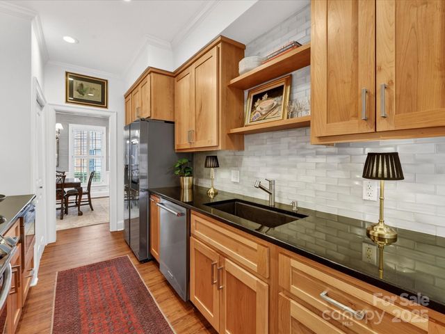 2813 Sharon View Road, Charlotte, NC 28210