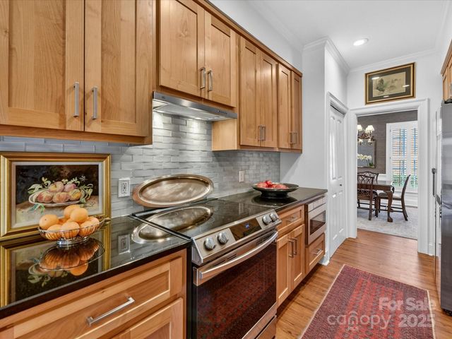 2813 Sharon View Road, Charlotte, NC 28210