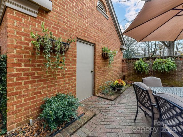 2813 Sharon View Road, Charlotte, NC 28210