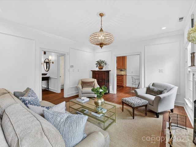 2813 Sharon View Road, Charlotte, NC 28210