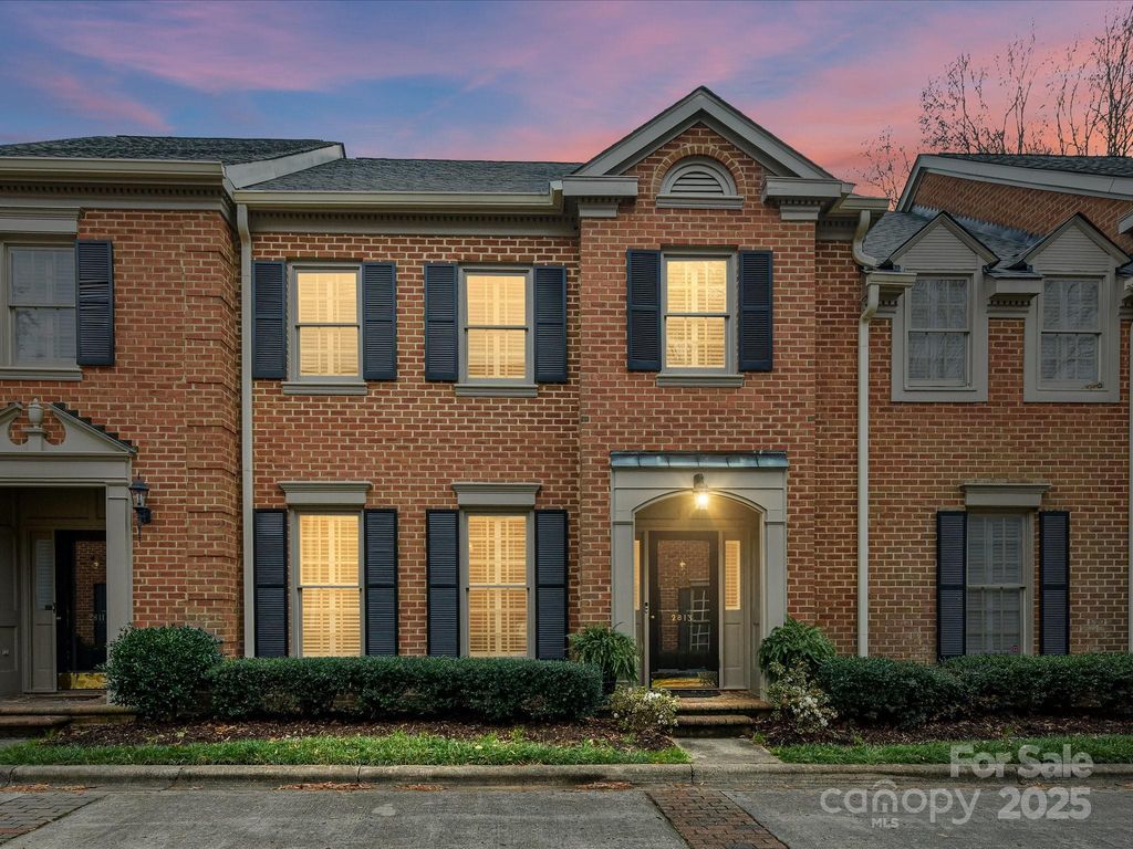 2813 Sharon View Road, Charlotte, NC 28210