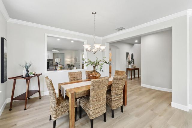 651 Hawkcrest Cir, Sacramento, CA 95835