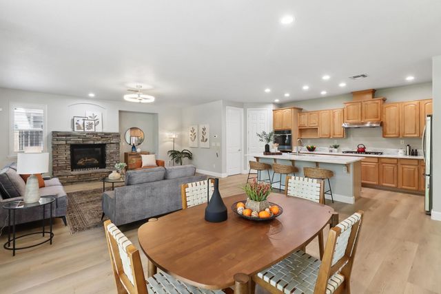 651 Hawkcrest Cir, Sacramento, CA 95835