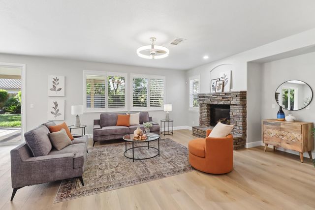 651 Hawkcrest Cir, Sacramento, CA 95835