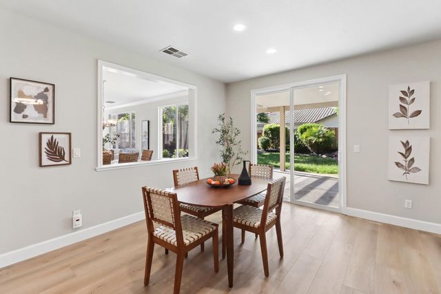 651 Hawkcrest Cir, Sacramento, CA 95835