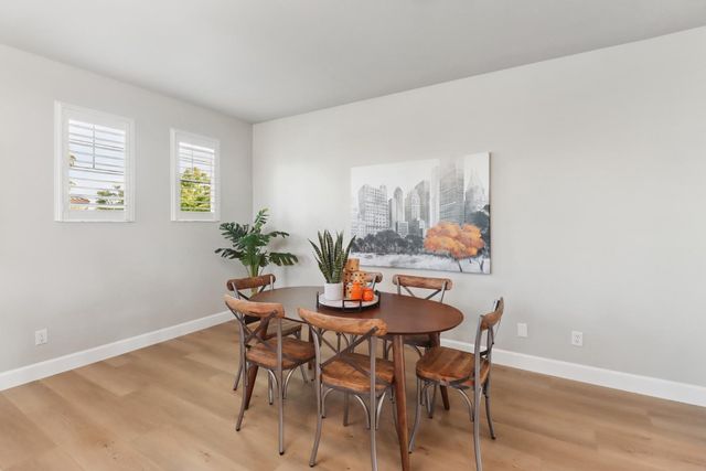 651 Hawkcrest Cir, Sacramento, CA 95835