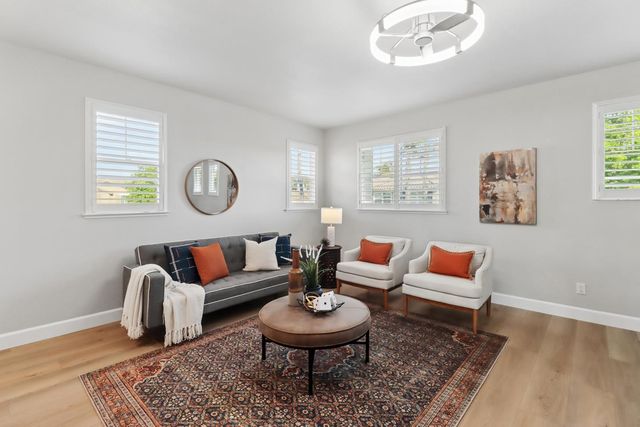 651 Hawkcrest Cir, Sacramento, CA 95835