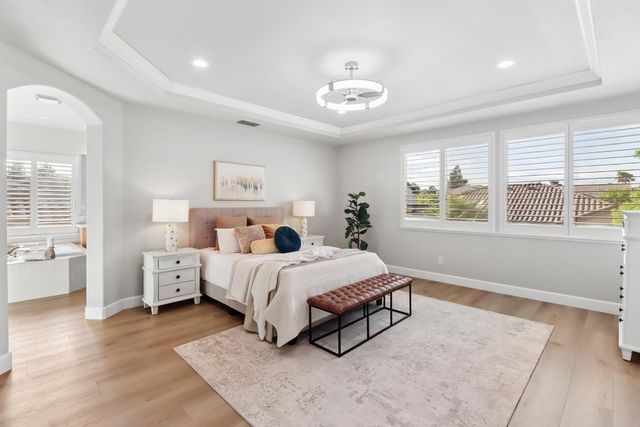 651 Hawkcrest Cir, Sacramento, CA 95835