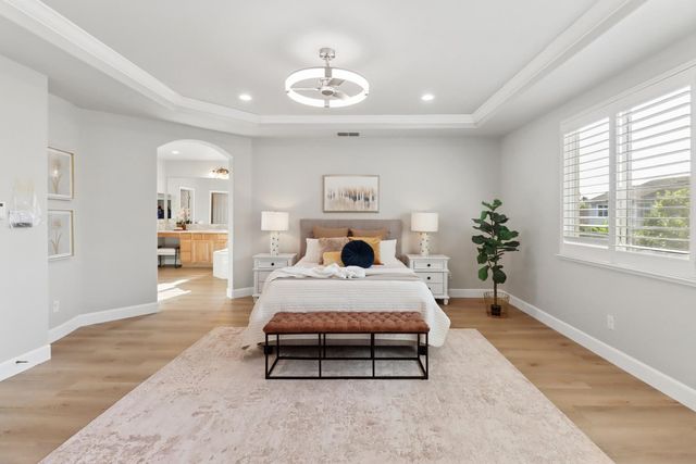 651 Hawkcrest Cir, Sacramento, CA 95835