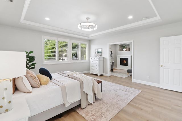 651 Hawkcrest Cir, Sacramento, CA 95835