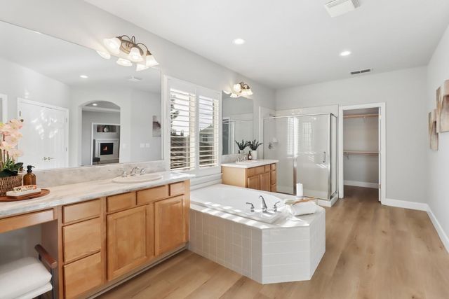 651 Hawkcrest Cir, Sacramento, CA 95835
