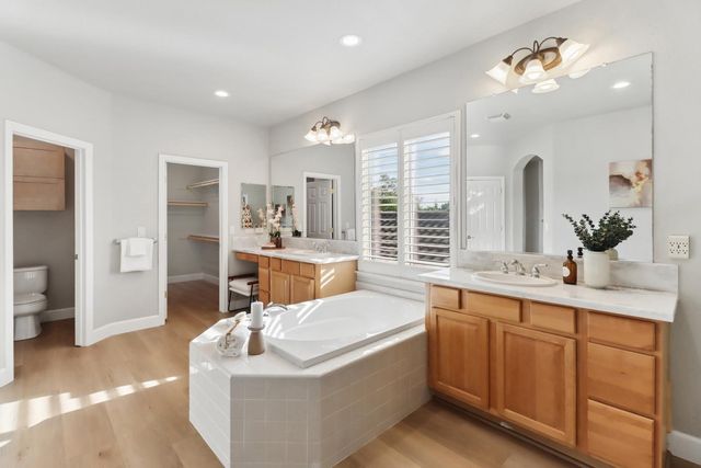 651 Hawkcrest Cir, Sacramento, CA 95835