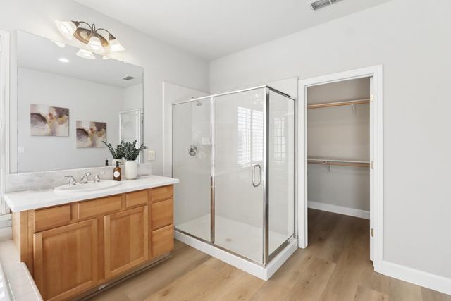 651 Hawkcrest Cir, Sacramento, CA 95835