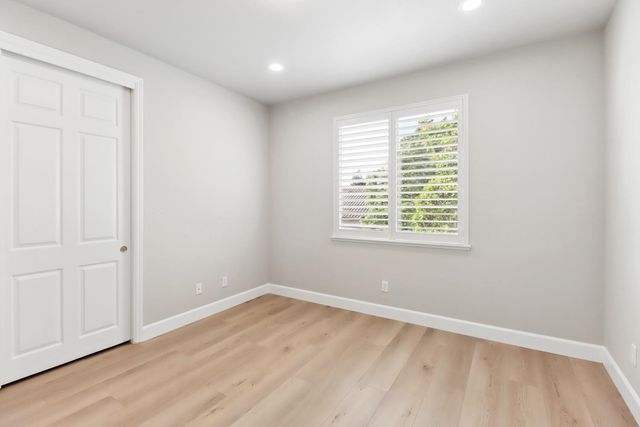 651 Hawkcrest Cir, Sacramento, CA 95835