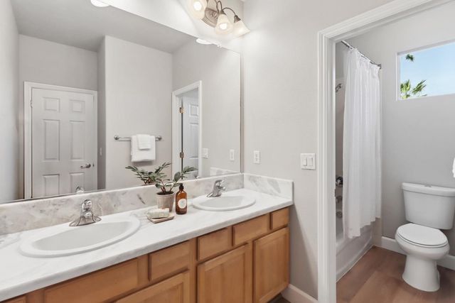 651 Hawkcrest Cir, Sacramento, CA 95835