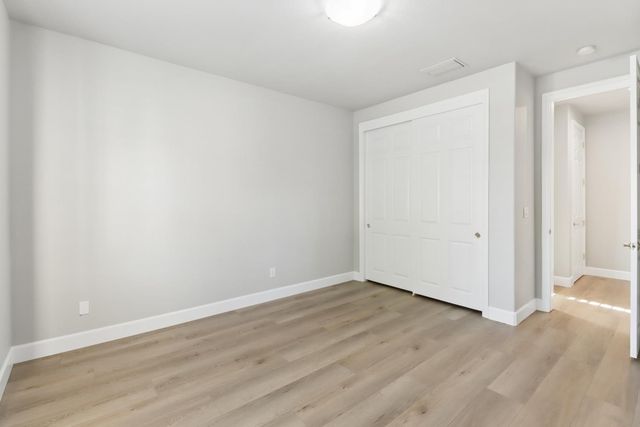 651 Hawkcrest Cir, Sacramento, CA 95835