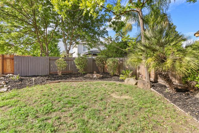 651 Hawkcrest Cir, Sacramento, CA 95835
