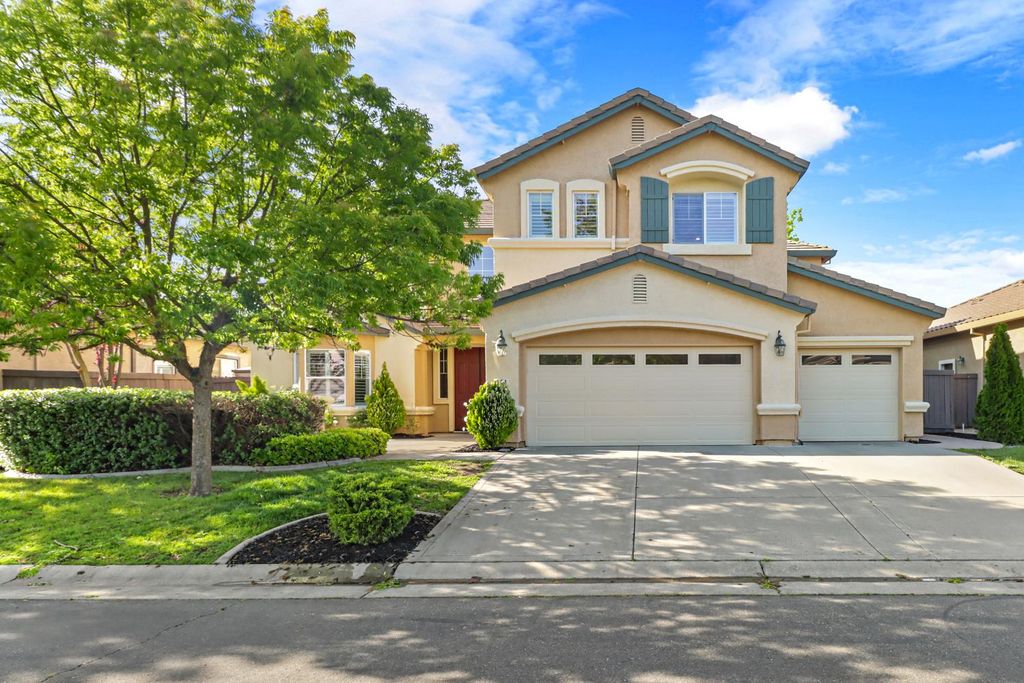 651 Hawkcrest Cir, Sacramento, CA 95835