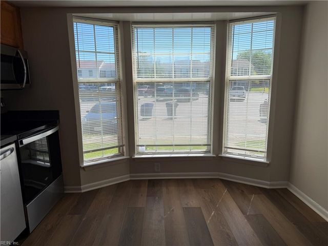 629 Counselor SQ, Virginia Beach, VA 23452