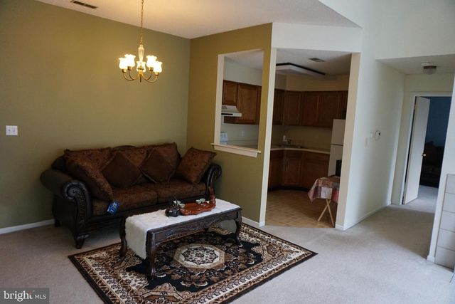 8612 TAMARRON DR, Plainsboro, NJ 08536