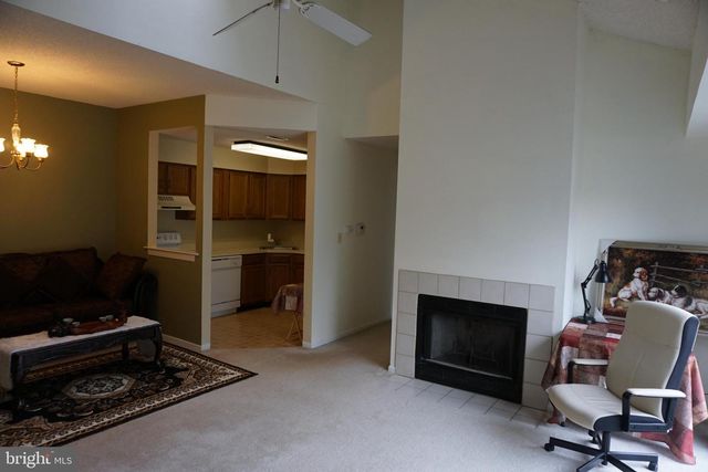 8612 TAMARRON DR, Plainsboro, NJ 08536