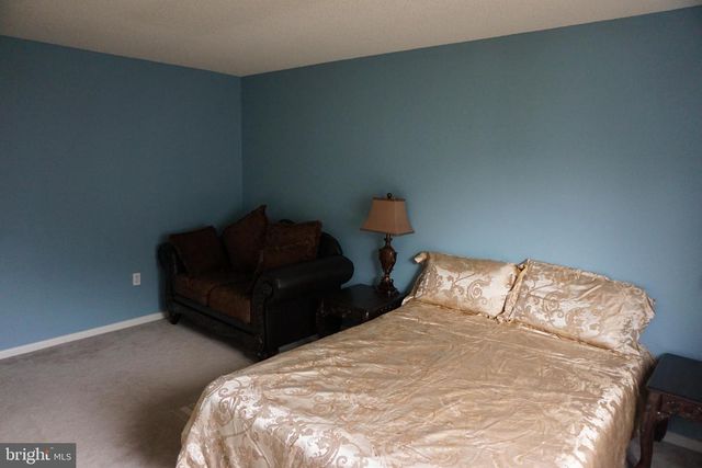 8612 TAMARRON DR, Plainsboro, NJ 08536