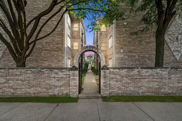 5407 N Milwaukee Avenue 2B, Chicago, IL 60630