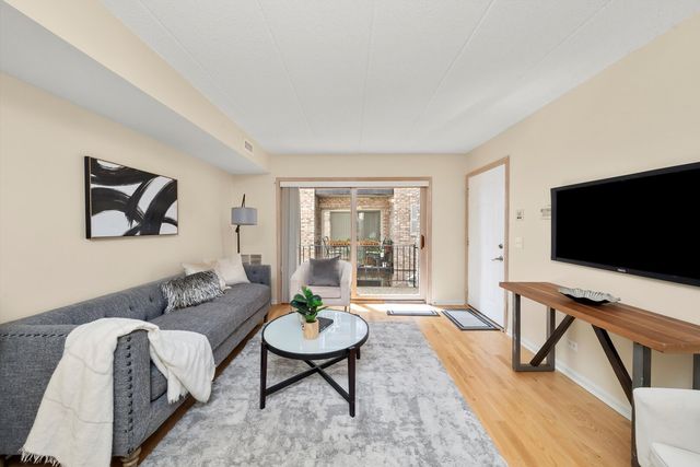 5407 N Milwaukee Avenue 2B, Chicago, IL 60630
