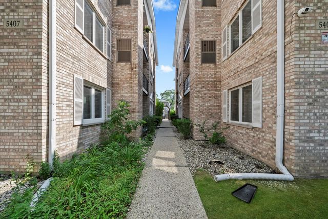5407 N Milwaukee Avenue 2B, Chicago, IL 60630