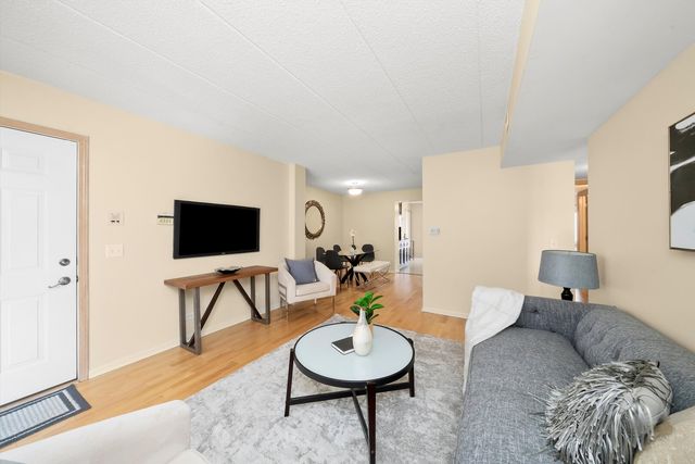5407 N Milwaukee Avenue 2B, Chicago, IL 60630
