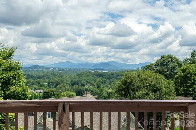 20 N Mission Hills Court, Mills River, NC 28759
