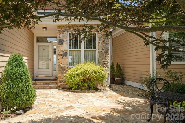 20 N Mission Hills Court, Mills River, NC 28759