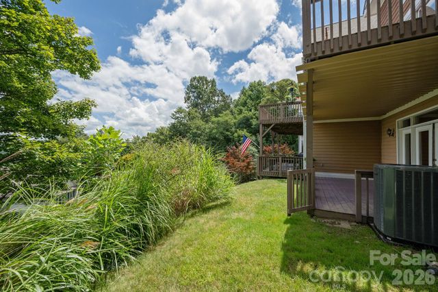 20 N Mission Hills Court, Mills River, NC 28759