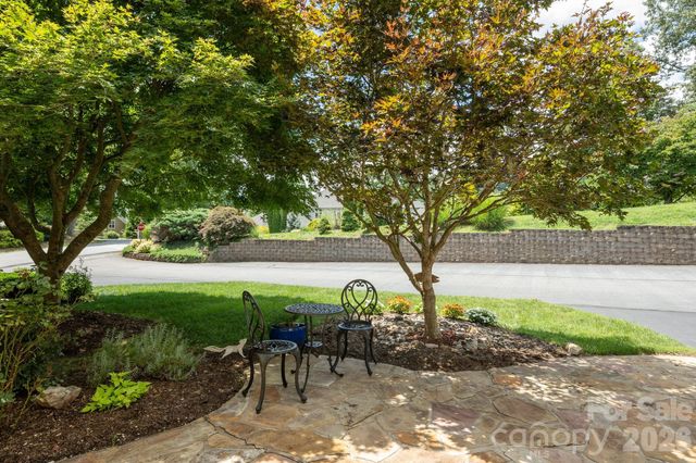 20 N Mission Hills Court, Mills River, NC 28759